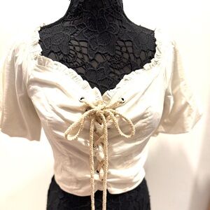 NWOT Essue Women's Ivory Peasant Lace-Up Top